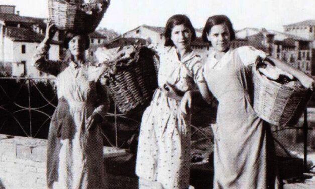 Voces femeninas de posguerra en un retrato escénico coral