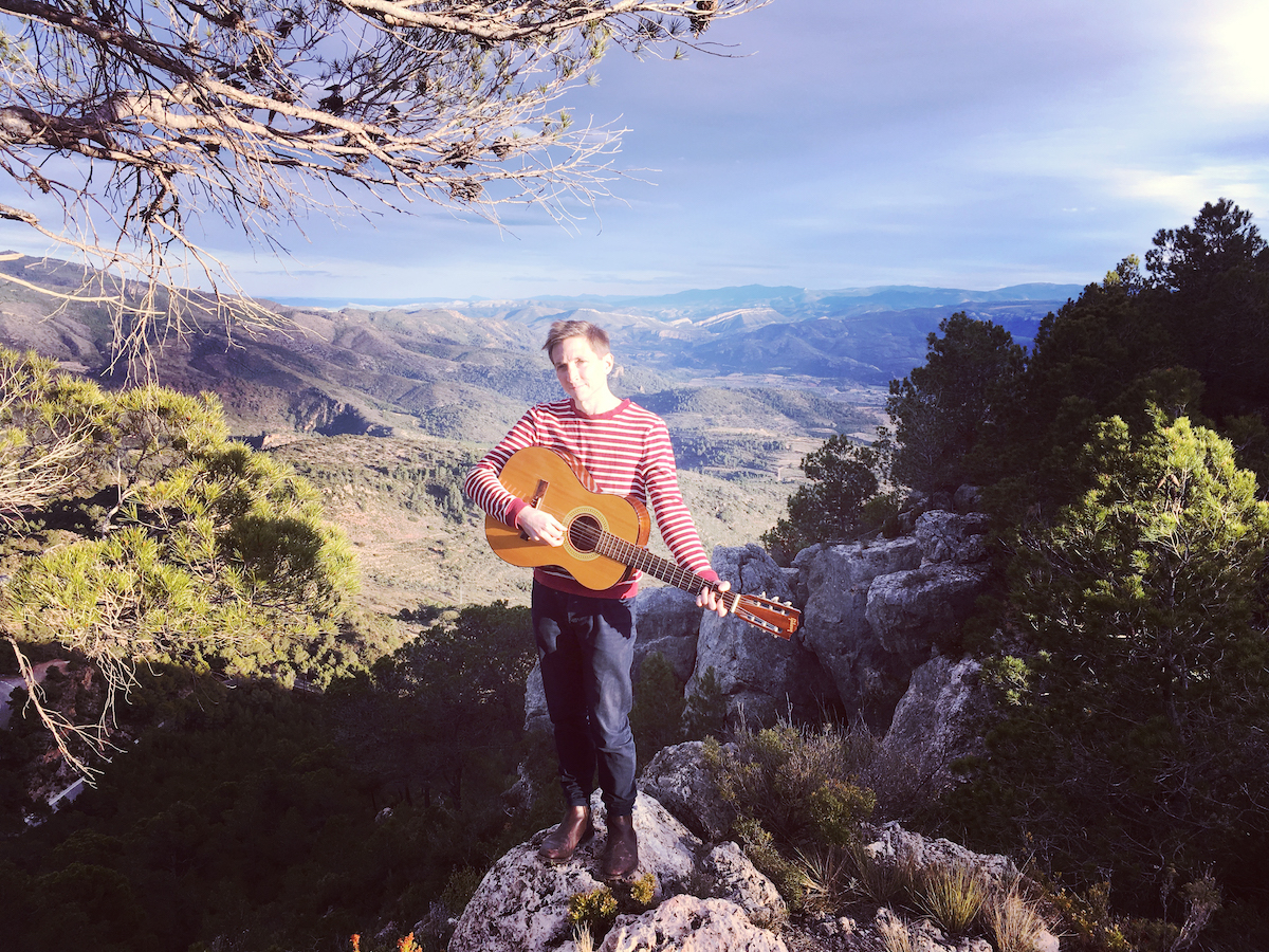 Scott Mannion, el músico indie neozelandés que graba y vive en Chelva